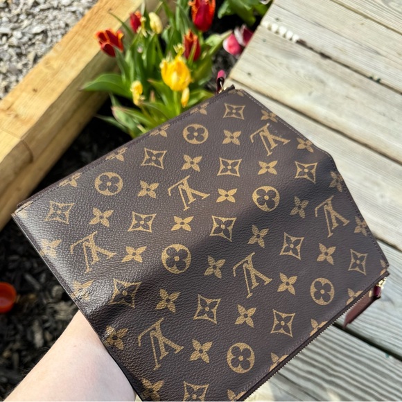 Louis Vuitton Monogram Wallet - Picture 2 of 8